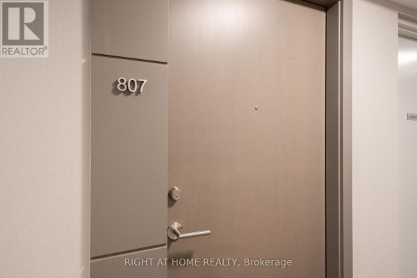 Kitchen - 807 - 10 Wilby Crescent, Toronto, ON M9N0B6 Photo 4