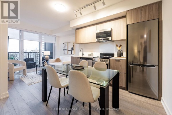 Living room - 807 - 223 Redpath Avenue, Toronto, ON M4P0E8 Photo 3