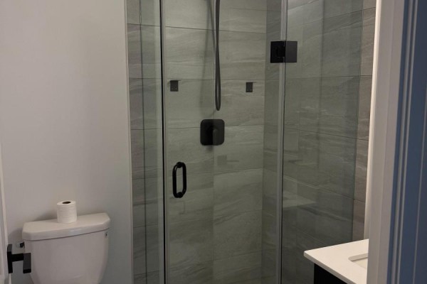 Den - 807 - 2369 Danforth Avenue, Toronto, ON M4C0B1 Photo 5