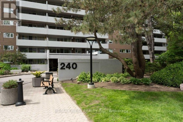 807 - 240 Scarlett Road, Toronto, ON, photo 3