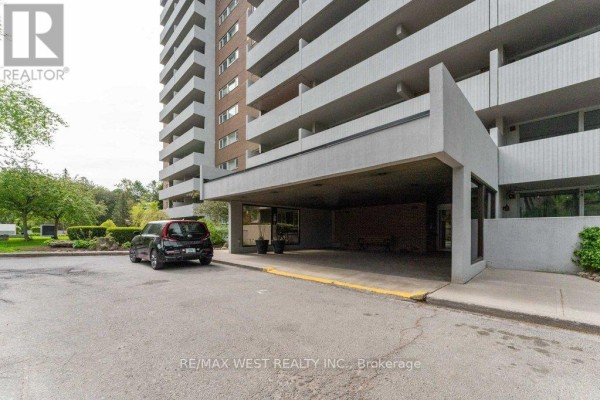 Primary Bedroom - 807 - 240 Scarlett Road, Toronto, ON M6N4X4 Photo 4