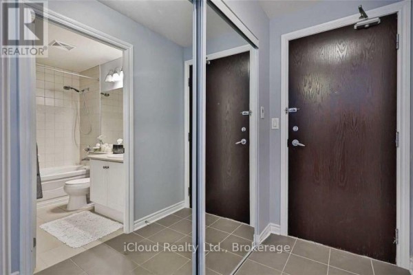 807 - 3504 Hurontario Street, Mississauga, ON, photo 2