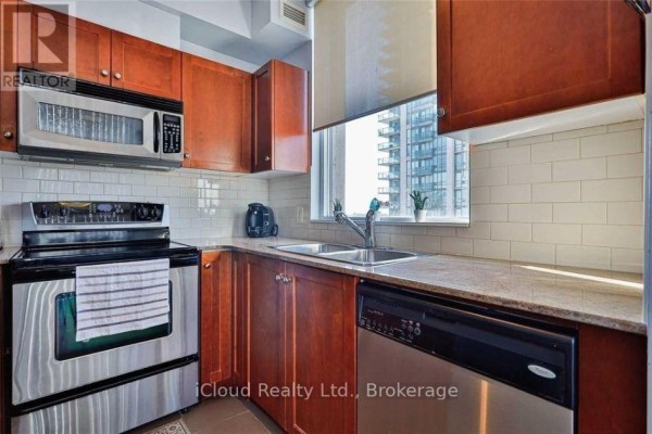 Eating area - 807 - 3504 Hurontario Street, Mississauga, ON L5B0B9 Photo 5