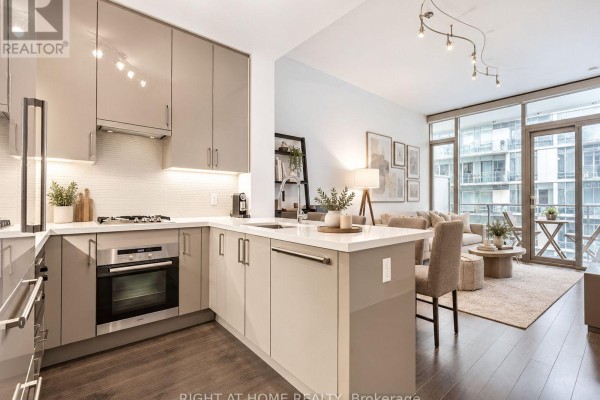 Dining room - 807 - 39 Queens Quay E, Toronto, ON M5E0A5 Photo 2