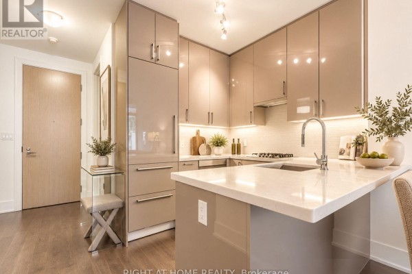Primary Bedroom - 807 - 39 Queens Quay E, Toronto, ON M5E0A5 Photo 4