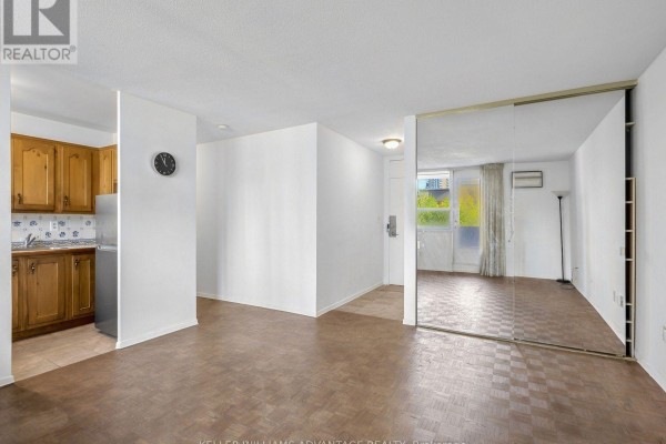 Bedroom - 807 - 40 Homewood Avenue, Toronto, ON M4Y2K2 Photo 5