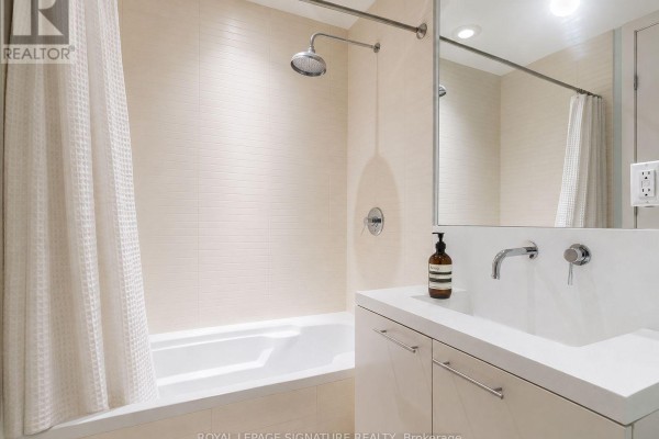 807 - 66 Portland Street, Toronto, ON M5V2M8 Photo 5