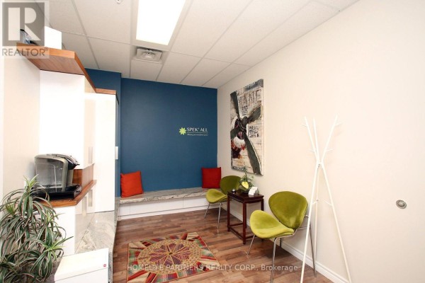 807 - 7191 Yonge Street, Markham, ON L3T0C4 Photo 4