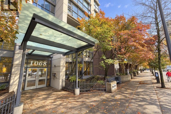 807 1068 Hornby Street, Vancouver, BC V6Z2Y7 Photo 2