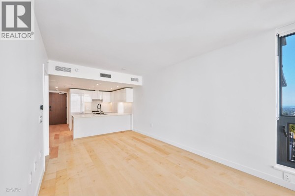 807 135 E 13th Street, Vancouver, BC V7L0J8 Photo 5