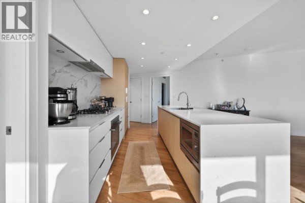 807 1500 Fern Street, North Vancouver, BC V7J0E6 Photo 5