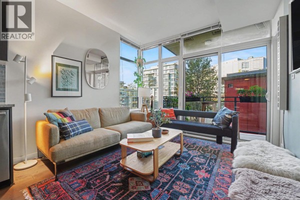 807 38 W 1st Avenue, Vancouver, BC V5Y0K3 Photo 2