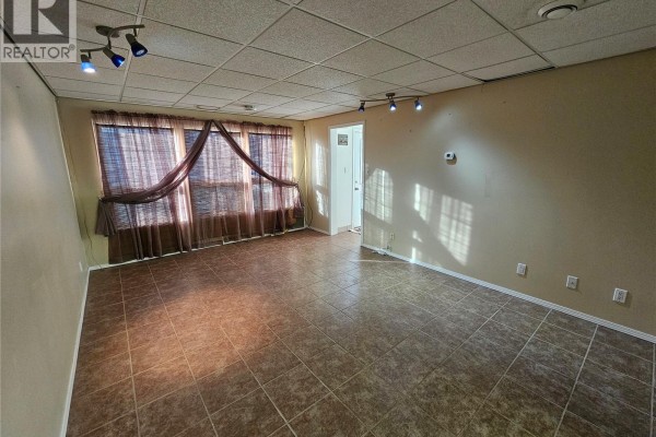 Primary Bedroom - 807 3rd Avenue W, Meadow Lake, SK S9X1A2 Photo 4