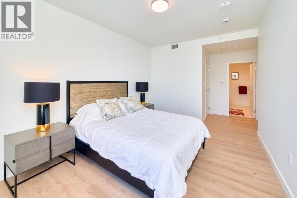 807 755 Harbourside Drive, North Vancouver, BC V7P0G1 Photo 2