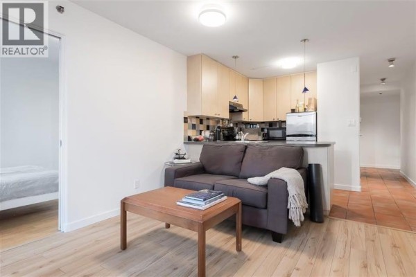 807 819 Hamilton Street, Vancouver, BC V6B6M2 Photo 5