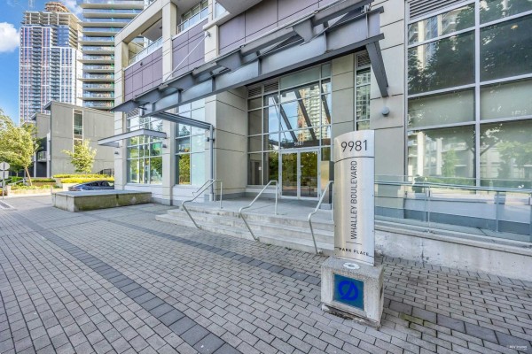 807 9981 Whalley Boulevard, Surrey, BC V3T0G6 Photo 3