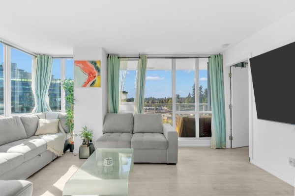 807 9981 Whalley Boulevard, Surrey, BC V3T0G6 Photo 4