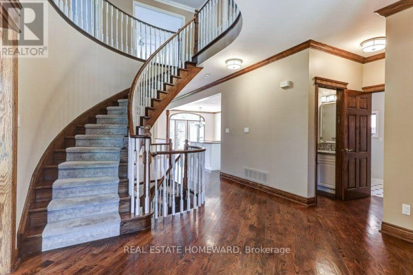 807 Primrose Court, Pickering, ON, photo 2