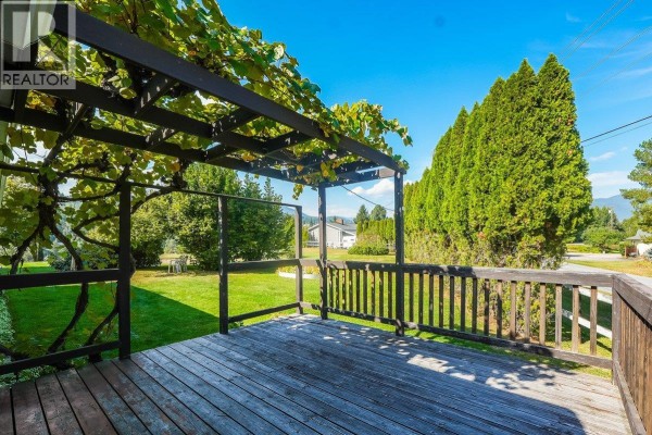 3pc Bathroom - 807 Waterloo Road, Ootischenia, BC V1N4K8 Photo 3