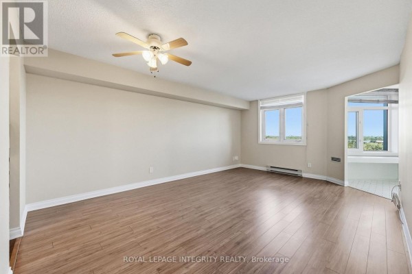 Living room - 808 - 1025 Grenon Avenue, Ottawa, ON K2B8S5 Photo 3