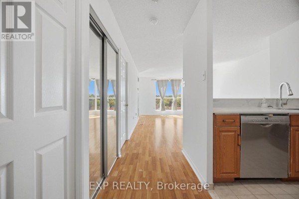 808 - 2155 Burnhamthorpe Road W, Mississauga, ON L5L5P4 Photo 4