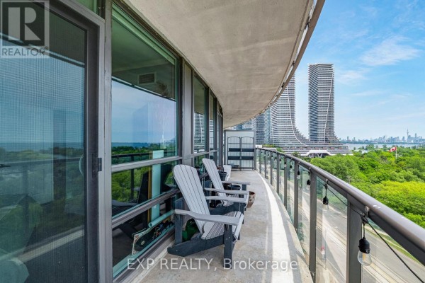 Living room - 808 - 2230 Lake Shore Boulevard W, Toronto, ON M8V0B2 Photo 4