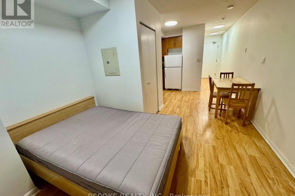 808 - 2464 Weston Road, Toronto, ON M9N0A2 Photo 5