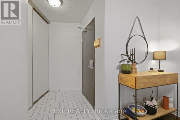 808 - 25 The Esplanade, Toronto, ON, photo 3