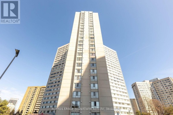 808 - 3700 Kaneff Crescent, Mississauga, ON, photo 2
