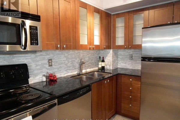 Den - 808 - 40 Scollard Street, Toronto, ON M5R3S1 Photo 5