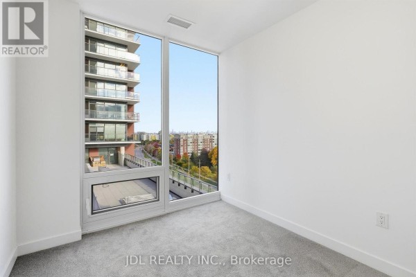 808 - 4010 Eglinton Avenue W, Toronto, ON M9A0G5 Photo 3