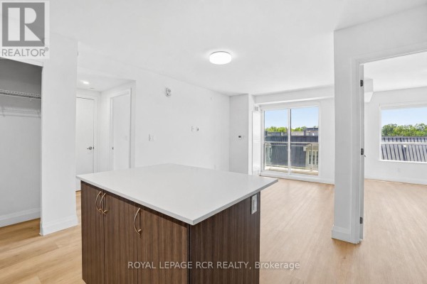 808 - 58 Lakeside Terrace, Barrie, ON, photo 2