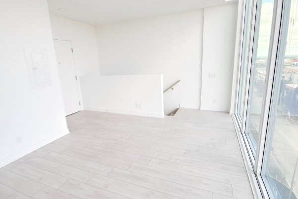 Kitchen - 808 - 950 Portage Parkway, Vaughan, ON L4K0J7 Photo 3