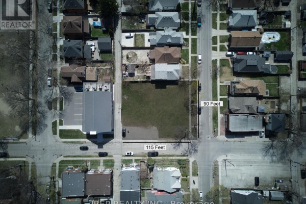 808 Lincoln Road, Windsor, ON, photo 2