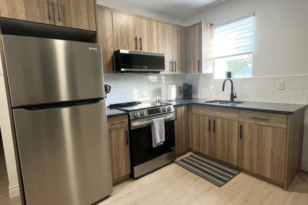 4pc Bathroom - 808 Ottawa Street Unit# 4, Windsor, ON N8X2C6 Photo 3