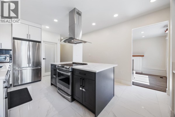 8085 10th Avenue, Burnaby