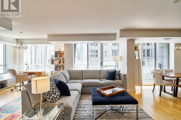 Bedroom 2 - 809 - 140 Simcoe Street, Toronto, ON M5H4E9 Photo 5