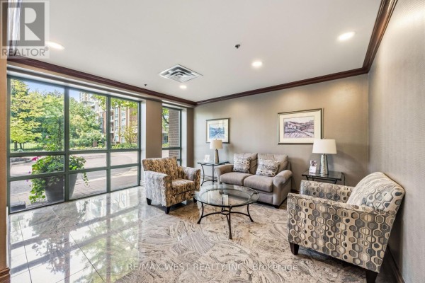 809 - 15 Michael Power Place, Toronto, ON, photo 3