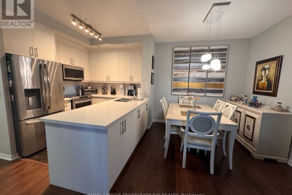 Kitchen - 809 - 21 Grand Magazine Street, Toronto, ON M5V1B5 Photo 3