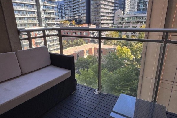 Bedroom - 809 - 21 Grand Magazine Street, Toronto, ON M5V1B5 Photo 5