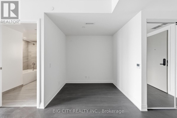 Primary Bedroom - 809 - 25 Frederick Todd Way, Toronto, ON M4G0C9 Photo 4