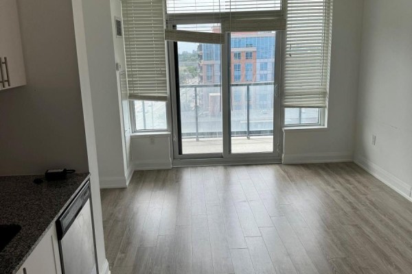 Living room - 809 - 2800 Keele Street, Toronto, ON M3M0B8 Photo 2