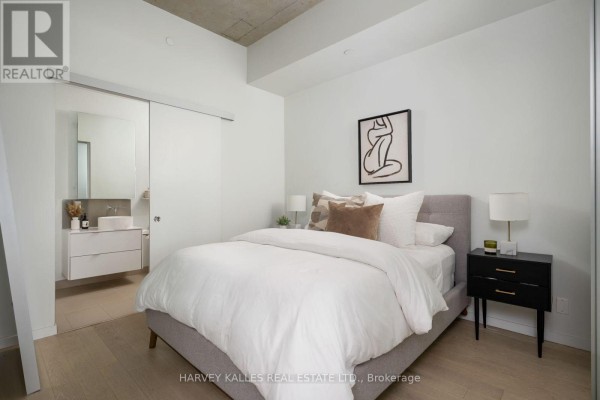 Foyer - 809 - 383 Sorauren Avenue, Toronto, ON M6R0A4 Photo 4
