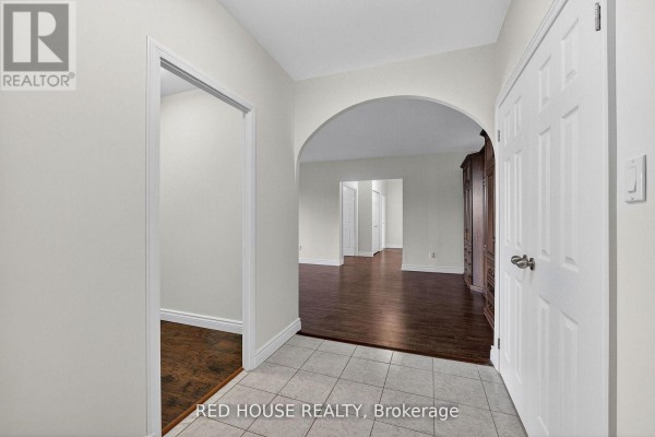 Bathroom - 809 - 5250 Lakeshore Road, Burlington, ON L7L5L2 Photo 5