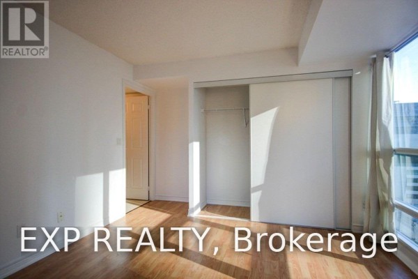 Bedroom 2 - 809 - 761 Bay Street, Toronto, ON M5G2R2 Photo 5