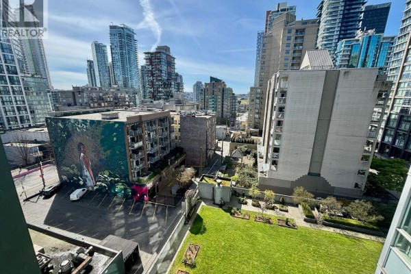 809 1212 Howe Street, Vancouver, BC V6Z2M9 Photo 2