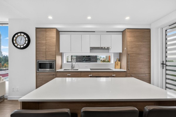 809 13615 Fraser Highway, Surrey, BC V3T0P7 Photo 5