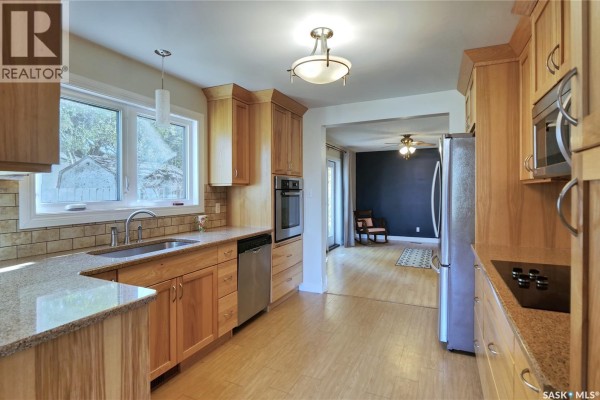 Laundry room - 809 Athabasca Street E, Moose Jaw, SK S6H0M6 Photo 5
