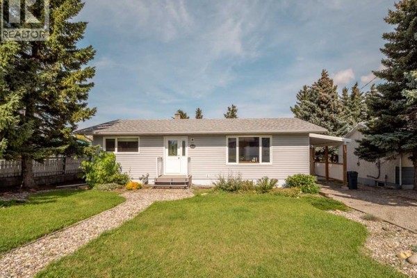 809 Hyde Street, Pincher Creek