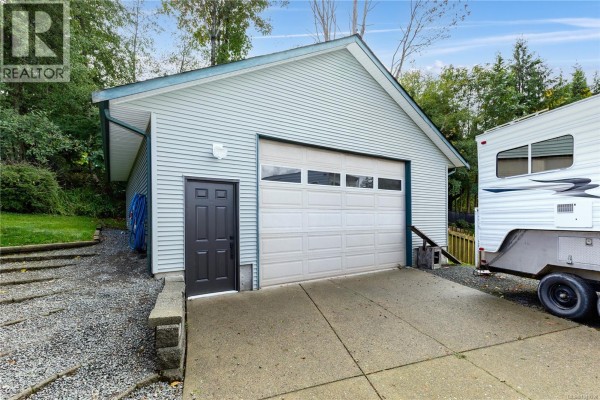 809 Willowcrest Rd, Campbell River, BC, photo 2